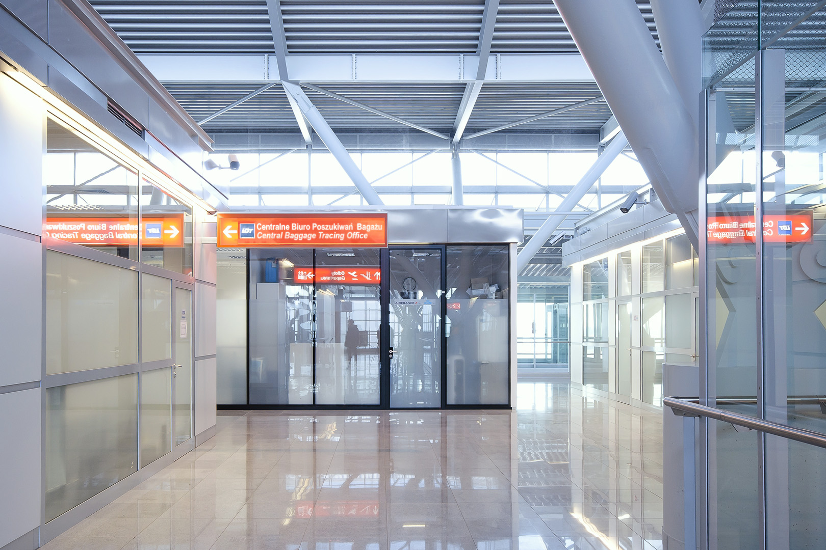 Chopin-Airport-Interior-nowoczesny-budynek-uslugowy-lotnisko