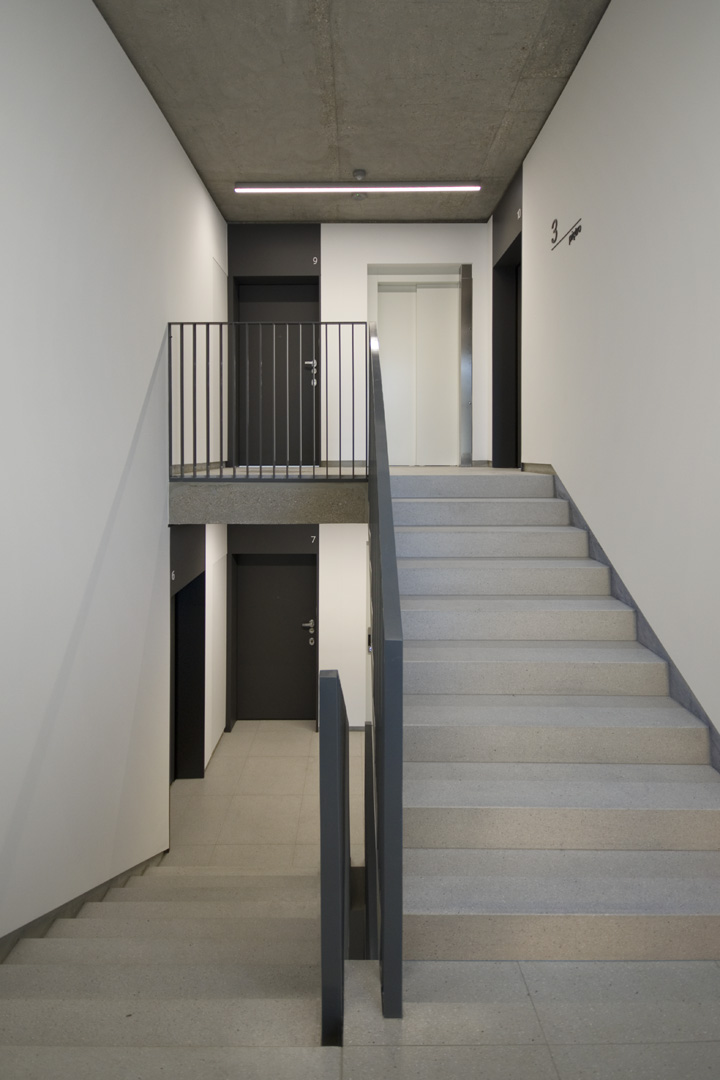 Pyramid-Housing-nowoczesne-budynki-wielorodzinne-hol